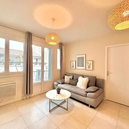Le Colbert, Spacieux, 4 Chambres, 4 Salles De Bain Apartmán Nîmes