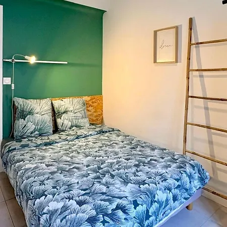 Apartment Le Colbert, Spacieux, 4 Chambres, 4 Salles De Bain Nîmes