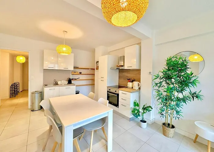 Le Colbert, Spacieux, 4 Chambres, 4 Salles De Bain 公寓 尼姆